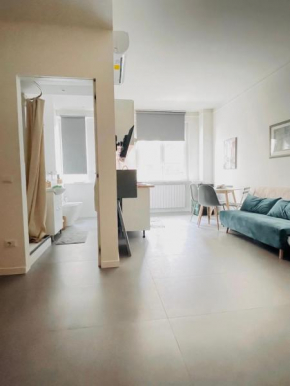 RAINBOW FLAT- Monolocale luminoso Milano